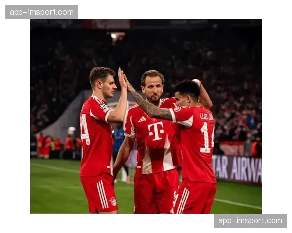 卡马文加拖延时间吃第二黄被罚下，拜仁利用人数优势完成逆转