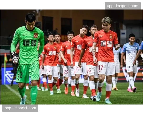 毕尔巴鄂竞技提前续约主力中卫，打破夏季转会离队传闻”